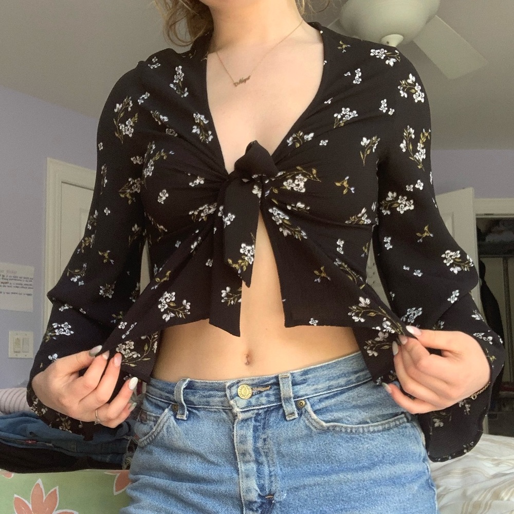 Floral flowy tie top
